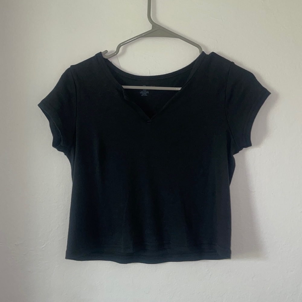 black tee